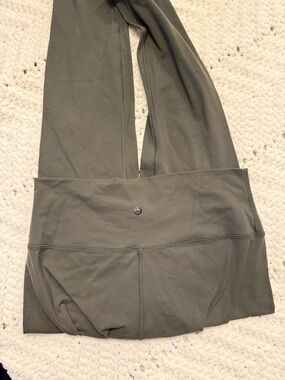 Lululemon Dark Green High-Rise Leggings